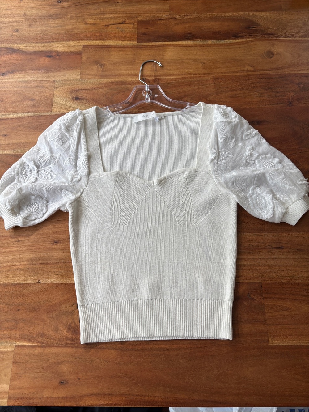 ASTR White Floral Puff Sleeve Sweater - Size Small